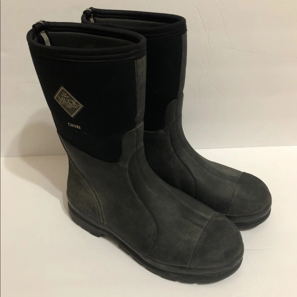 Muck boots men 11/11.5 women 12/12.5